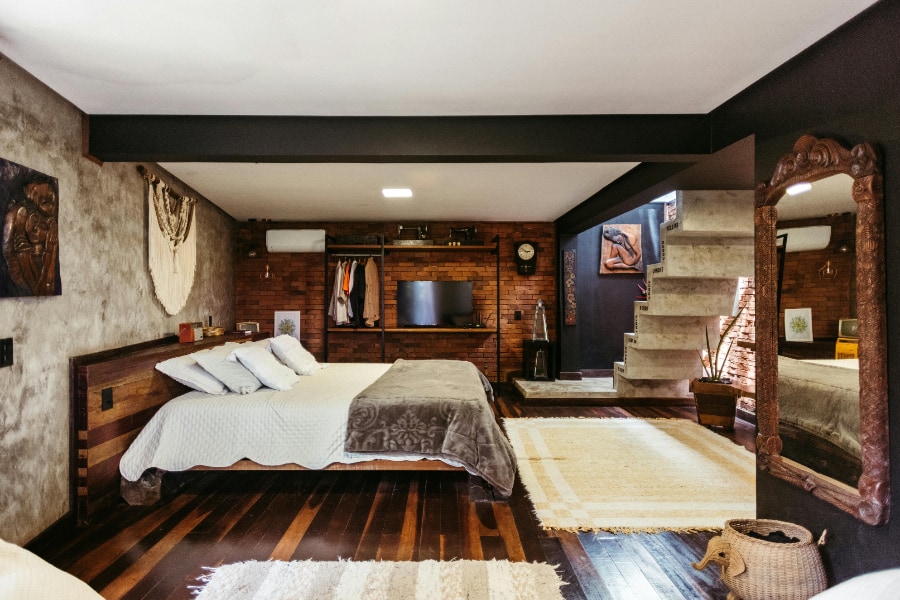 Titelbild: Airbnb Superhost Status mit QR-Code verbessern